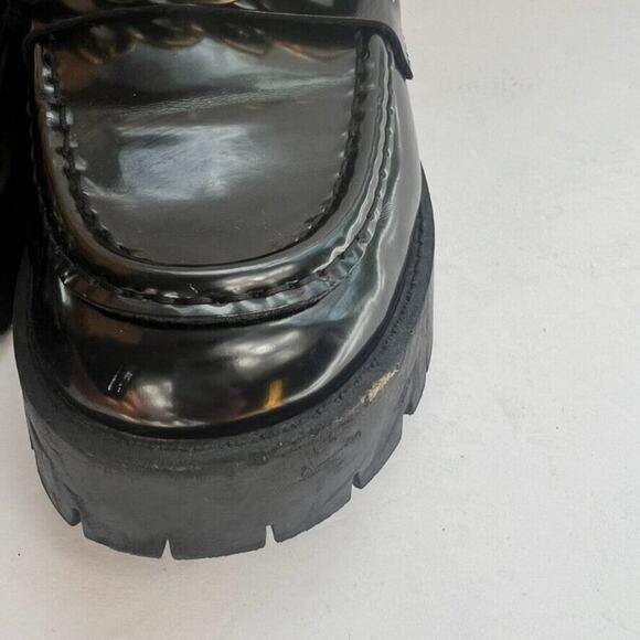 Guess Shoes Loafers Womens 8M Black Gold Tone Chain Lug Sole Chunky Platform - Picture 15 of 16